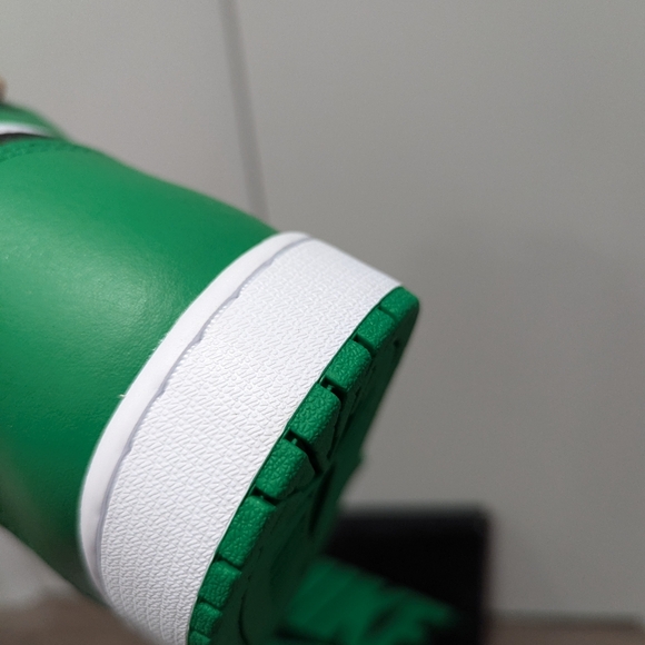 Jordan 1 OG High Lucky Green - Picture 5 of 5